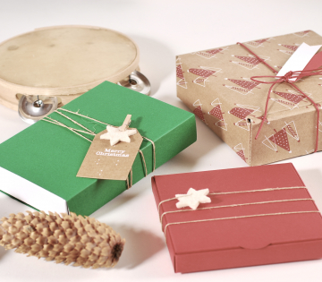 Small box with Christmas decorations