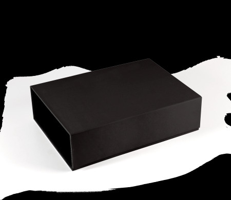 Caja rectangular de cartón forrada automontable