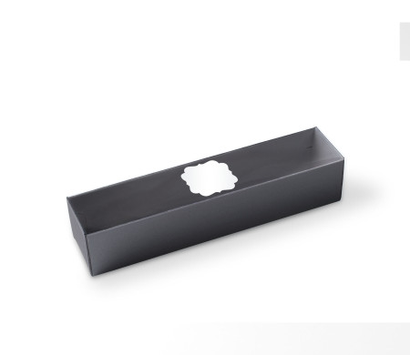 Macaron box with a Clear Plastic Strip