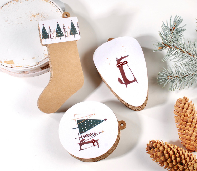 Decoración colgante para el árbol de cartón. Además son cajas! Decoración colgante para el árbol de cartón. Además son cajas!