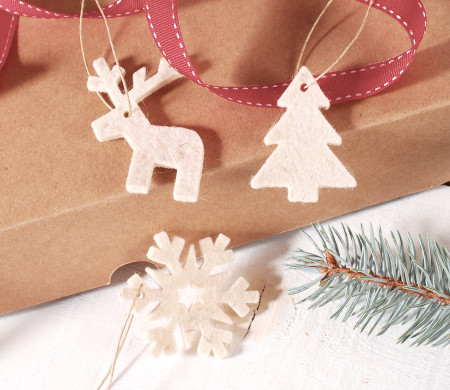 Lot de décors en feutrine pour Noël, une touche hivernale!
