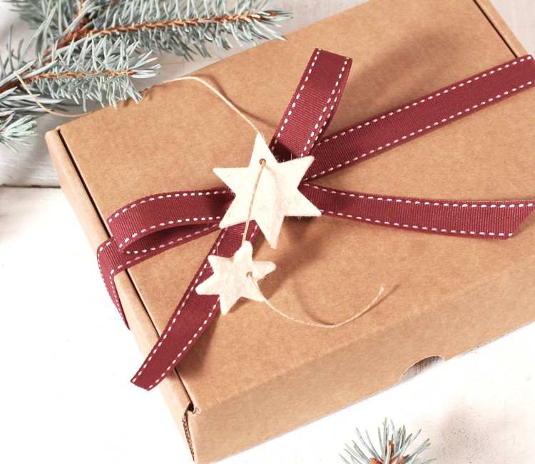 Lot de décors en feutrine pour Noël, une touche hivernale!