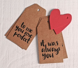 Set of 8 gift labels and heart-shaped labels