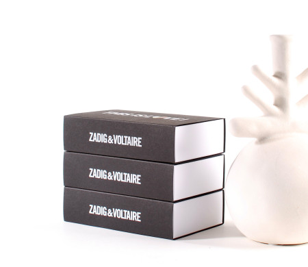 Exemple de packaging premium utilisé par Zadig & Voltaire | SelfPackag