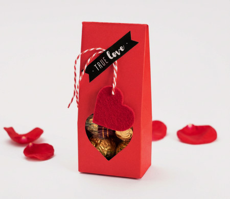 Caja con ventana para alimentación