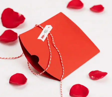 Boutigem 12 scatole regalo per gioielli in cartone per San Valentino, 9 x 7 x 3,2 cm, per matrimonio, Natale, compleanno