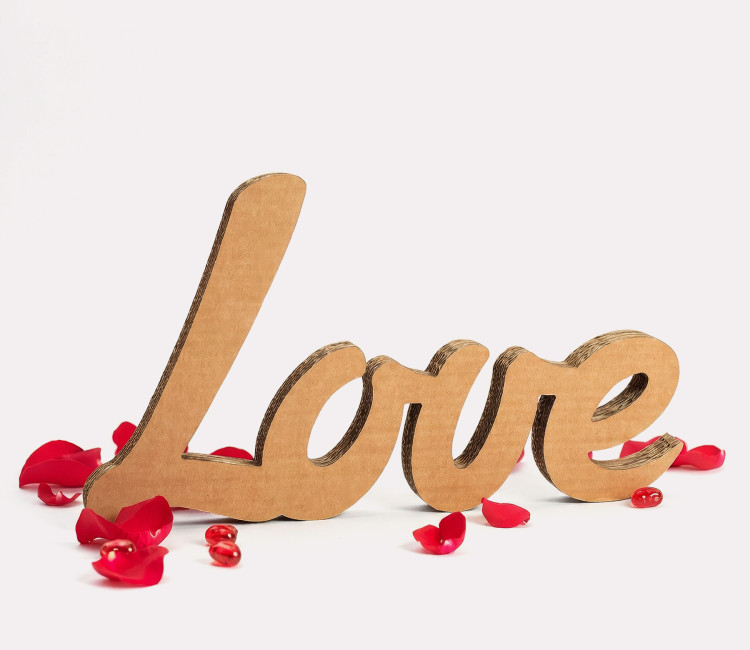 Lettres en Carton "LOVE" (Décoration) | SelfPackaging