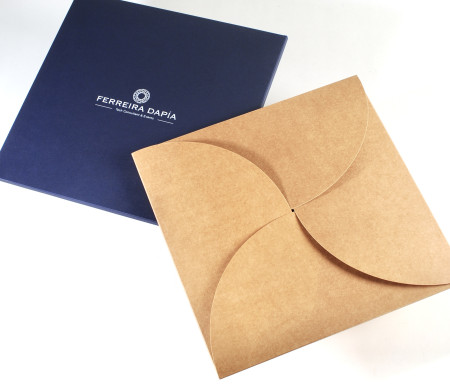 Astuccio piatto con...