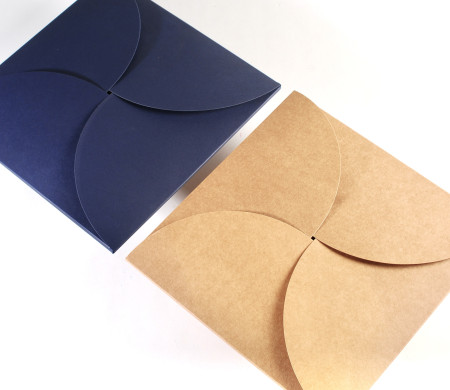 Premium flat box for presentations