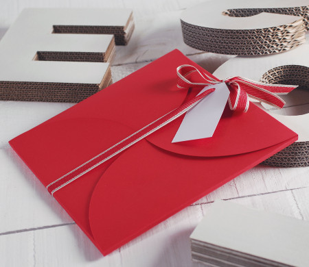 Caja tipo sobre con cinta | Packaging regalo