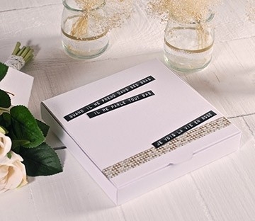 Caja sencilla para invitaciones de boda