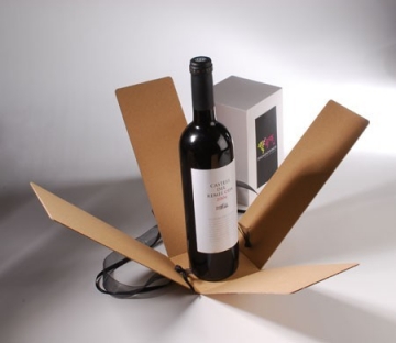 Caja para vinos con lazo y etiqueta impresa