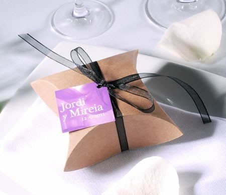 Caja en kraft para detalle de una boda Caja en kraft para detalle de una boda