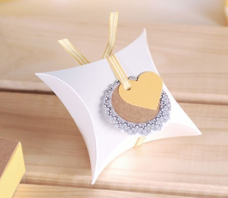 Boîte Cadeau avec Ruban et Coeur