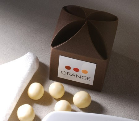 Box for hotels’ “welcome gift” 