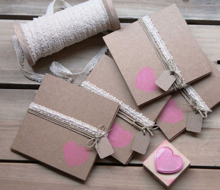 Caja Rústica en kraft con Cordel y Corazón Caja Rústica en kraft con Cordel y Corazón