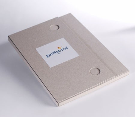 Carpeta de cartón para memorias de empresa Carpeta de cartón para memorias de empresa