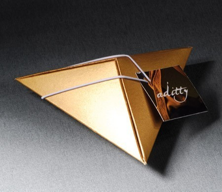 Pyramidal box with company gifts