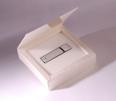 Scatola quadrata per chiavette USB 