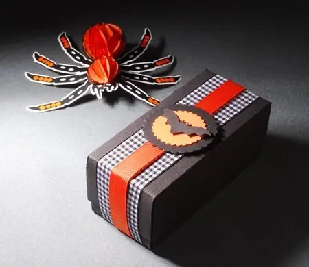 Lidded box for Halloween...