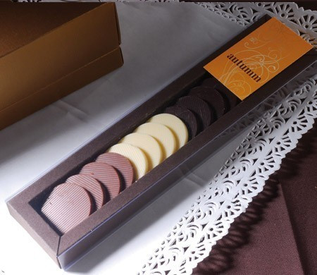 Box mit Banderole für Pralinen