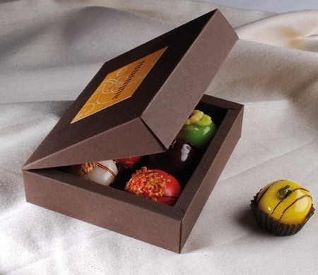 Petite boîte élégant pour des bonbons Petite boîte élégant pour des bonbons
