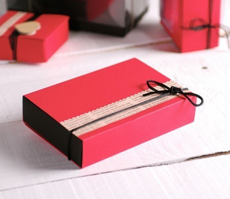 Cardboard gift box for sweets