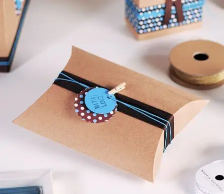 Little pillow box to give...