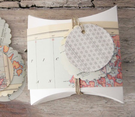 Little box with vintage decoration