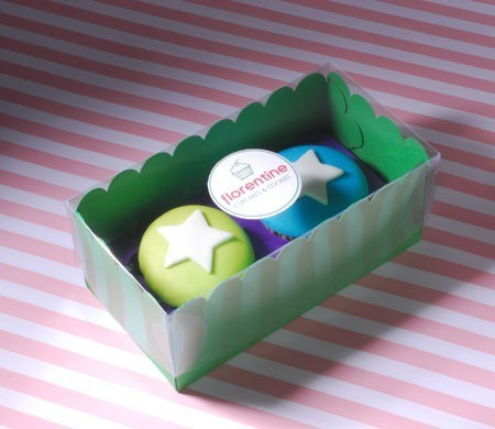 Coloured box for two cupcakes