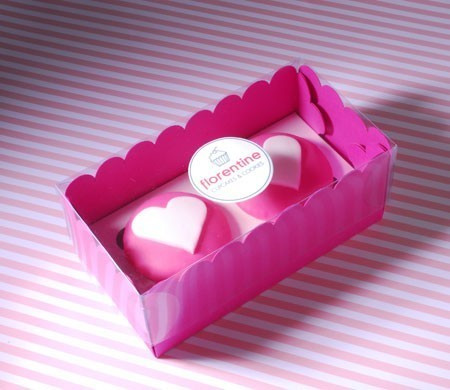 Boîte fuchsia pour deux cupcakes