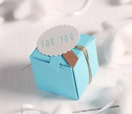 Cajita pequeña y cuadrada...