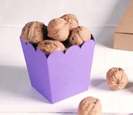 Caja lila para palomitas