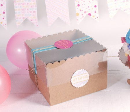 Box for decorated cakes