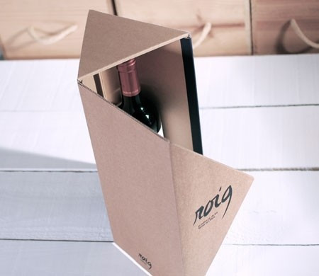 Dreieckige Geschenkbox Fuer Flaschen | SelfPackaging