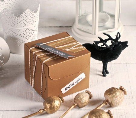 Cupcake-Box mit Weihnachtsdekoration