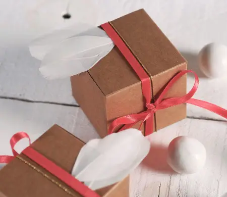 Scatola regalo quadrata con...