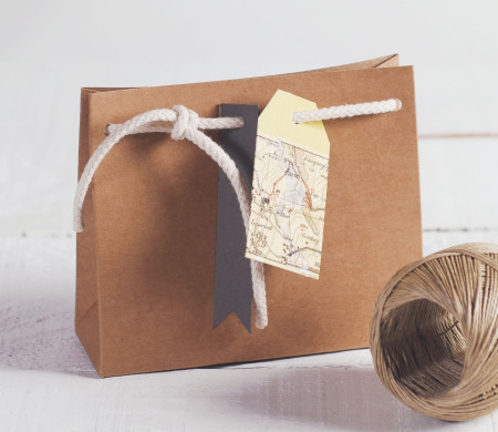Small kraft gift bag for retail details and little gifts