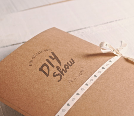 Logo Folder | Packaging for Artisans & Wedding Planners