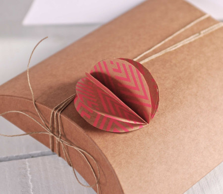 Geschenkbox für Schmuck mit Blume