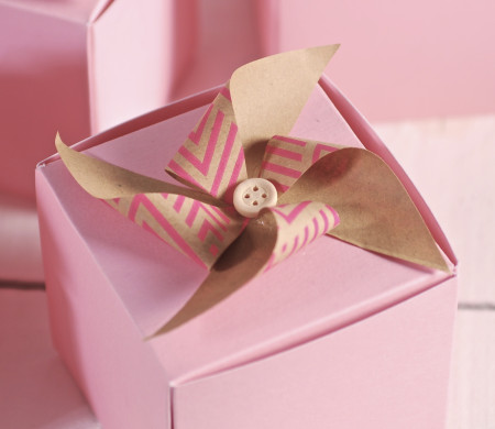 Caja Regalo Decorada con Molinillo Caja Regalo Decorada con Molinillo