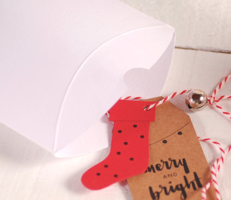 Caja Regalo con Decoración Navideña Caja Regalo con Decoración Navideña