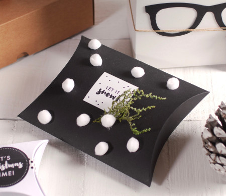 Accessories Box Decorated with Pompoms