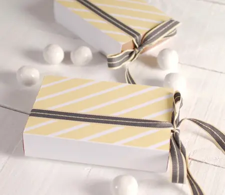 Box for sugared almonds for...