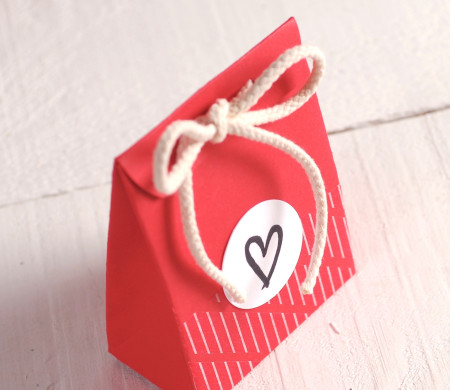 Bolsa Roja con Corazón | Packaging Romántico | SelfPackaging