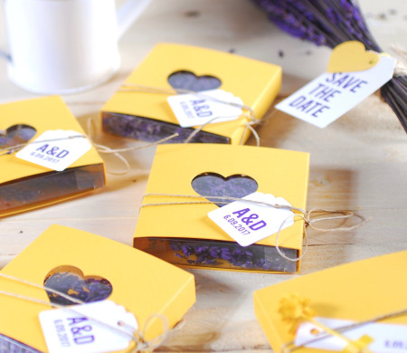 Petite Boîte pour les Cadeaux de Mariage. Avec Beaucoup d'Amour ! Petite Boîte pour les Cadeaux de Mariage. Avec Beaucoup d'Amour !