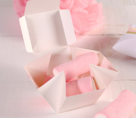 Petite Boîte Carrée Love. Pour de petits présents! 