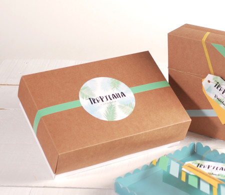 Boîte cadeau pour vêtements et accessoires | Boutique