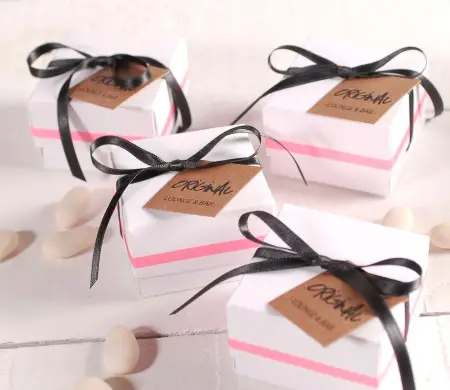 Petite boîte cadeau avec...