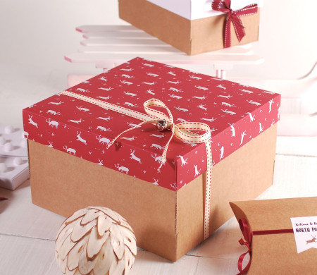 Petite boîte de Noël décorée